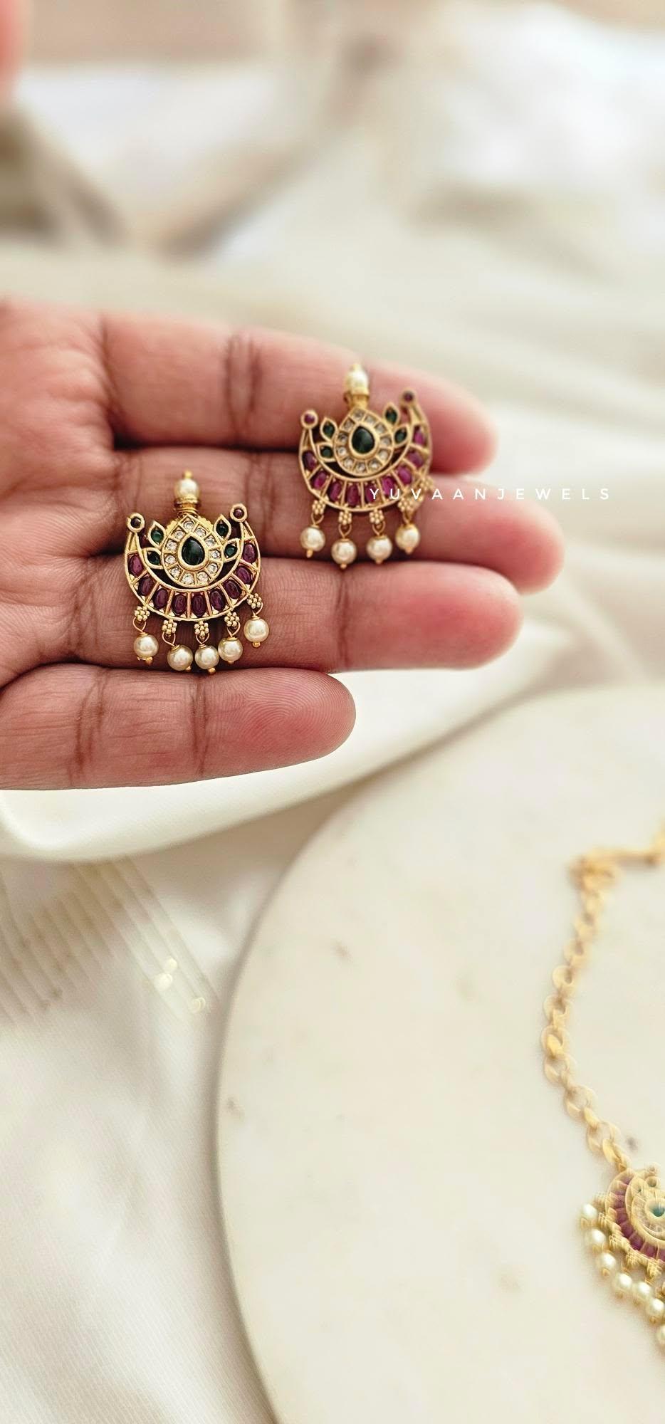 Chaand handcrafted necklace Thumbnail