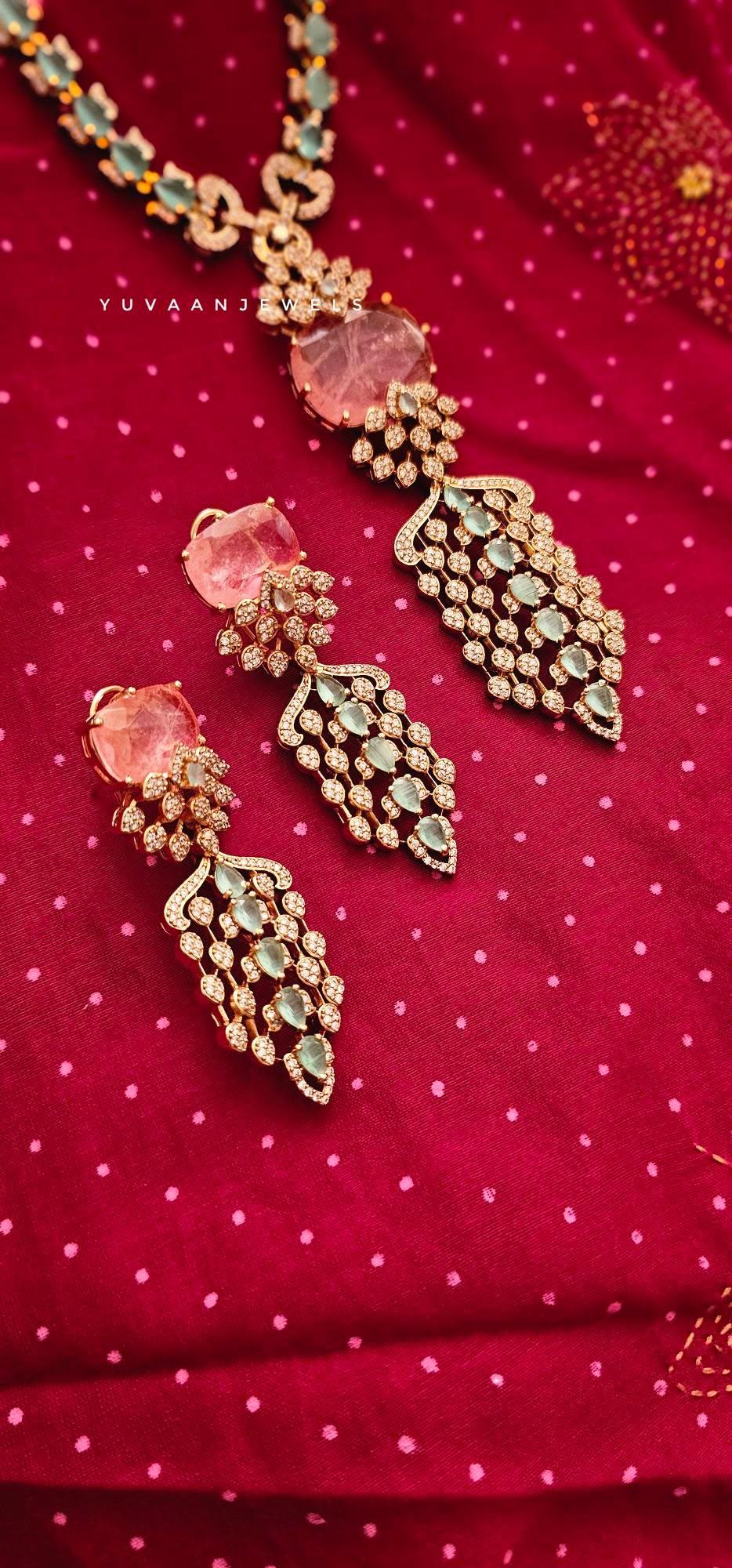 Mehraan quartz necklace Thumbnail