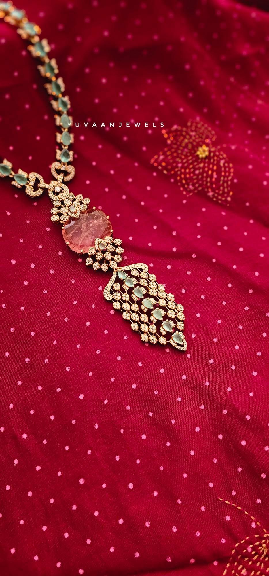 Mehraan quartz necklace Thumbnail