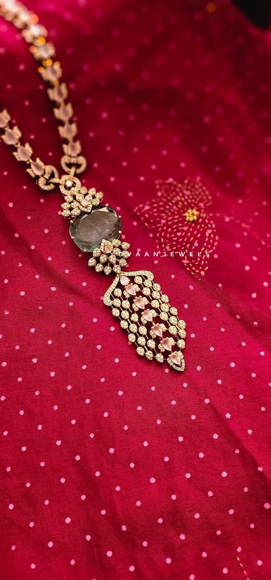 Mehraan quartz necklace Thumbnail