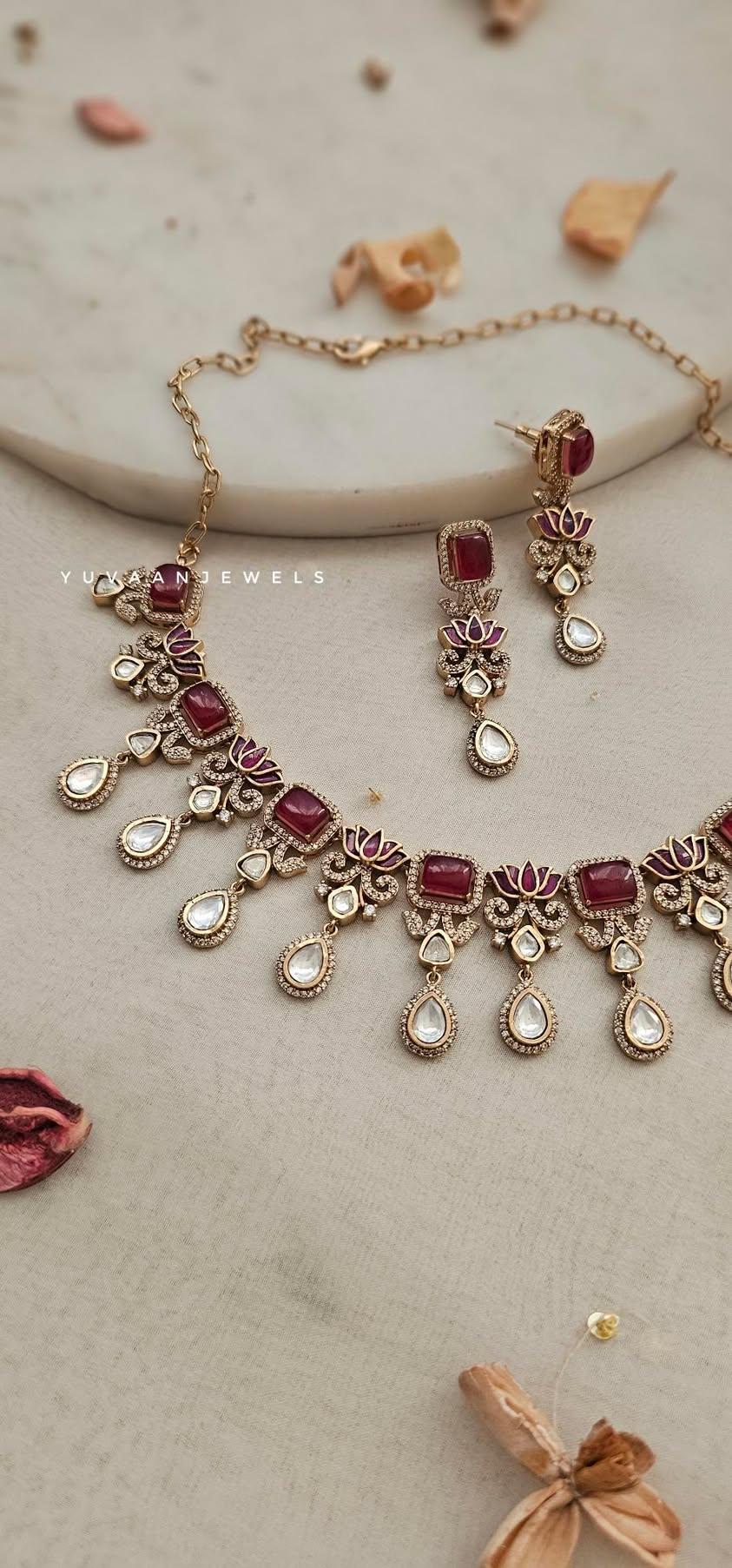 Anahira quartz and polki necklace Thumbnail