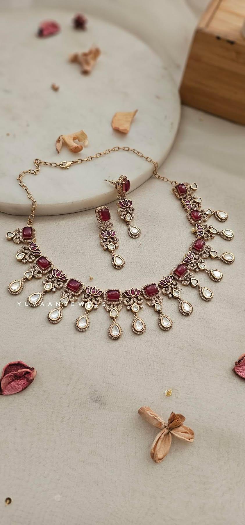 Anahira quartz and polki necklace Thumbnail