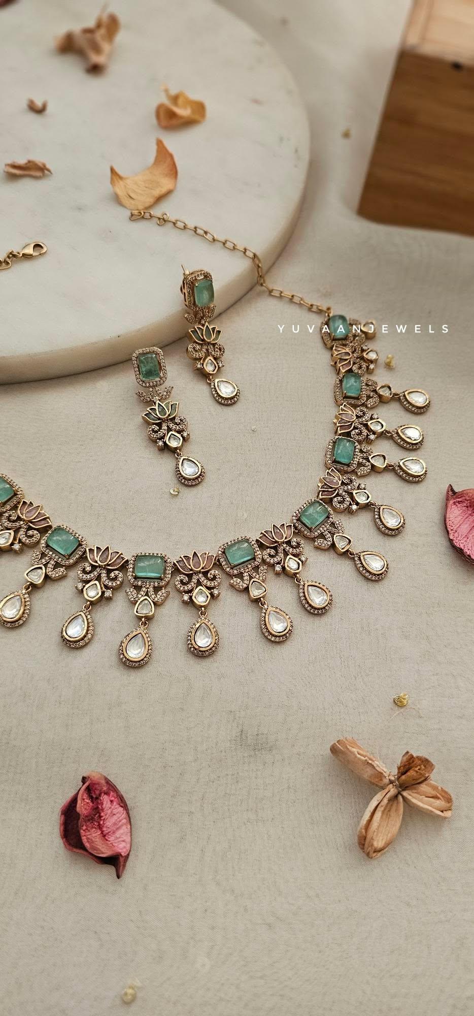 Anahira quartz and polki necklace Thumbnail