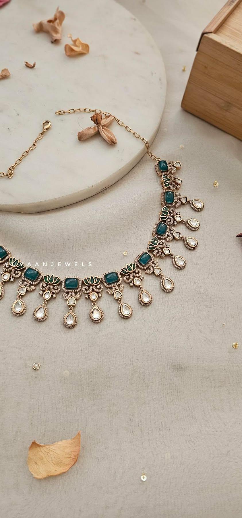 Anahira quartz and polki necklace Thumbnail