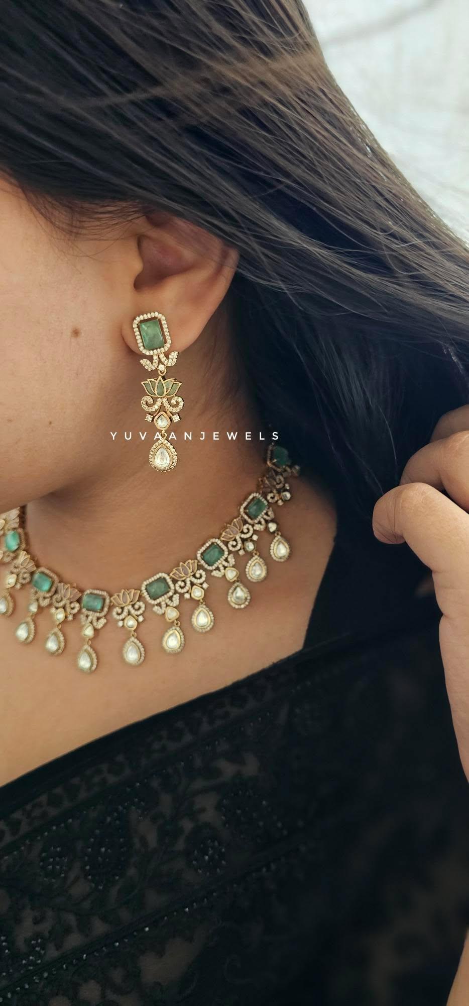 Anahira quartz and polki necklace Thumbnail