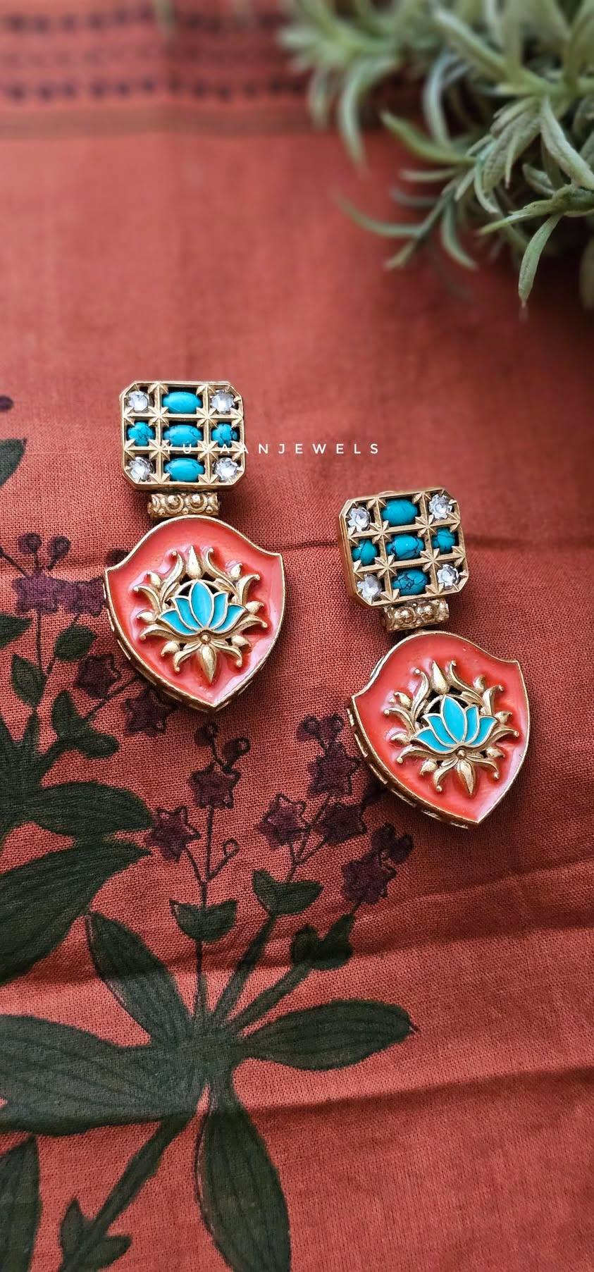 Farah handcrafted earring Thumbnail