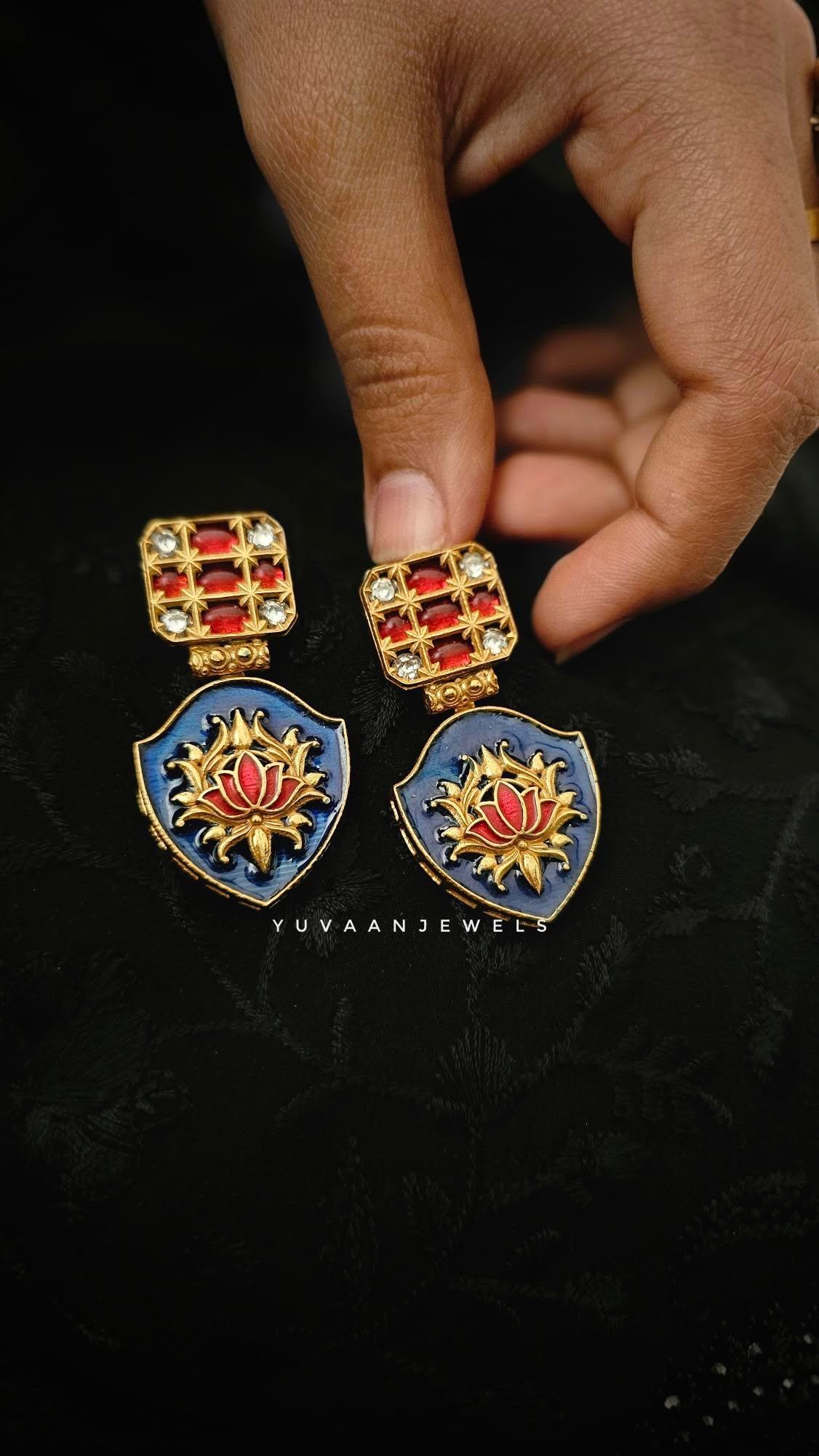 Farah handcrafted earring Thumbnail