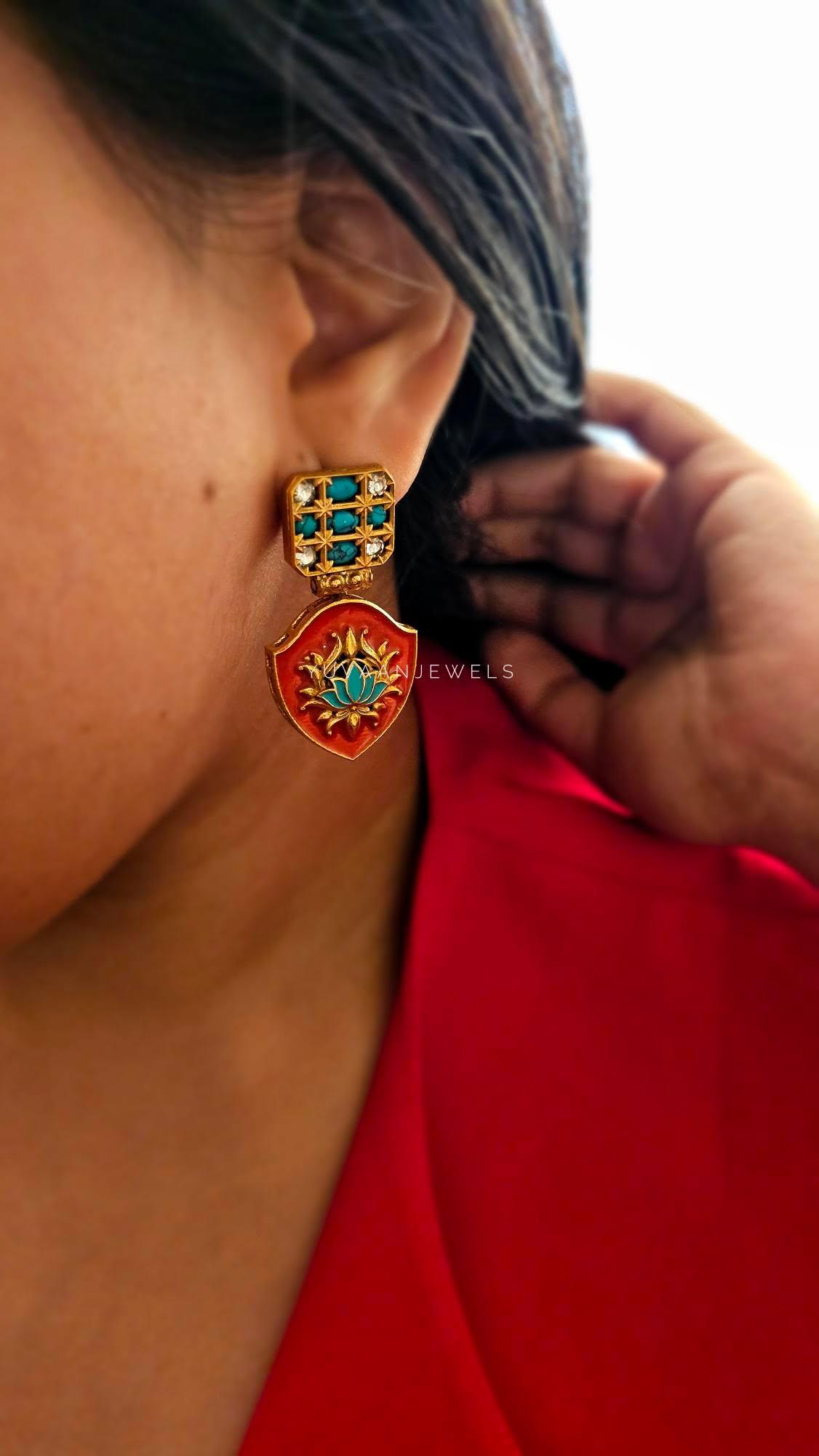 Farah handcrafted earring Thumbnail