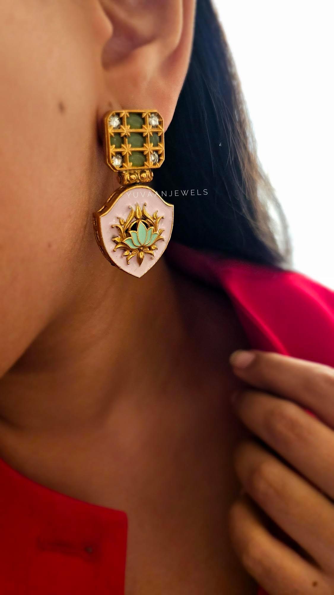 Farah handcrafted earring Thumbnail