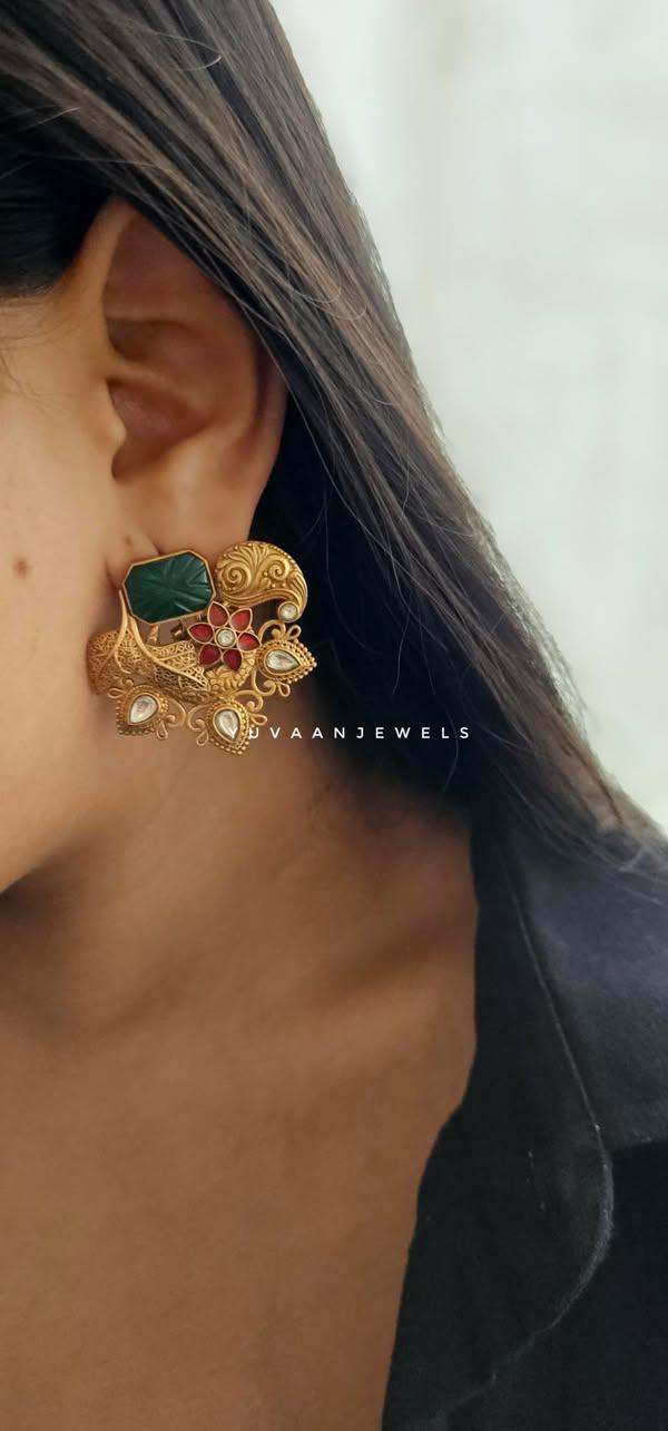 Vayna Studs Thumbnail