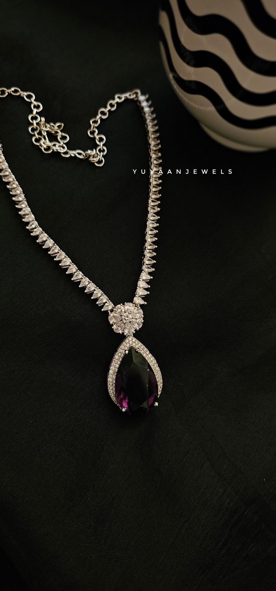 Sargun quartz necklace Thumbnail