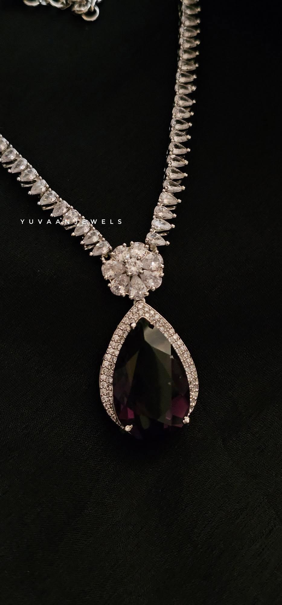 Sargun quartz necklace Thumbnail