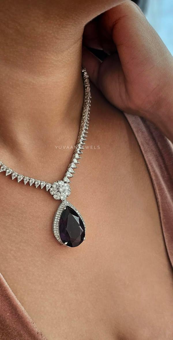 Sargun quartz necklace Thumbnail