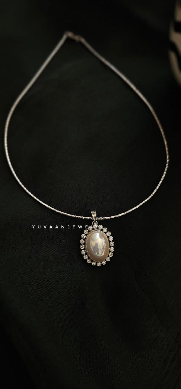 Aura delicate necklace Thumbnail