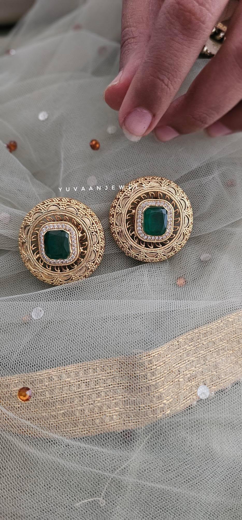 Izar polki studs Thumbnail