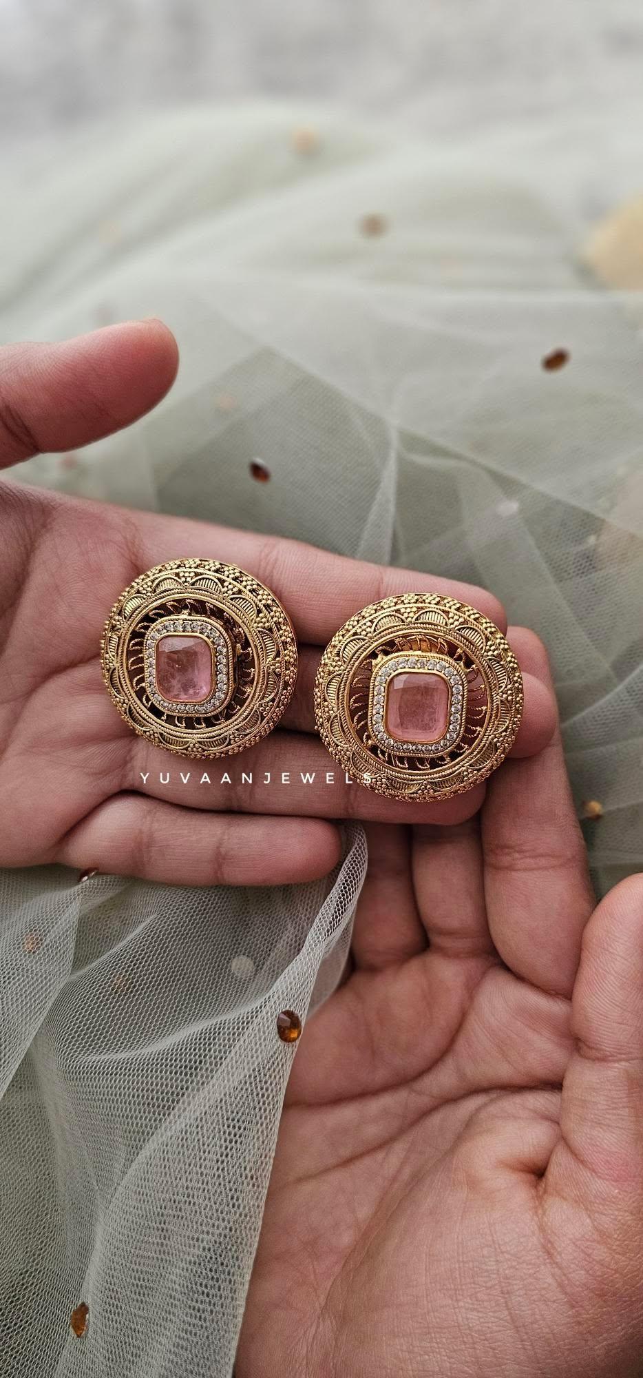Izar polki studs Thumbnail