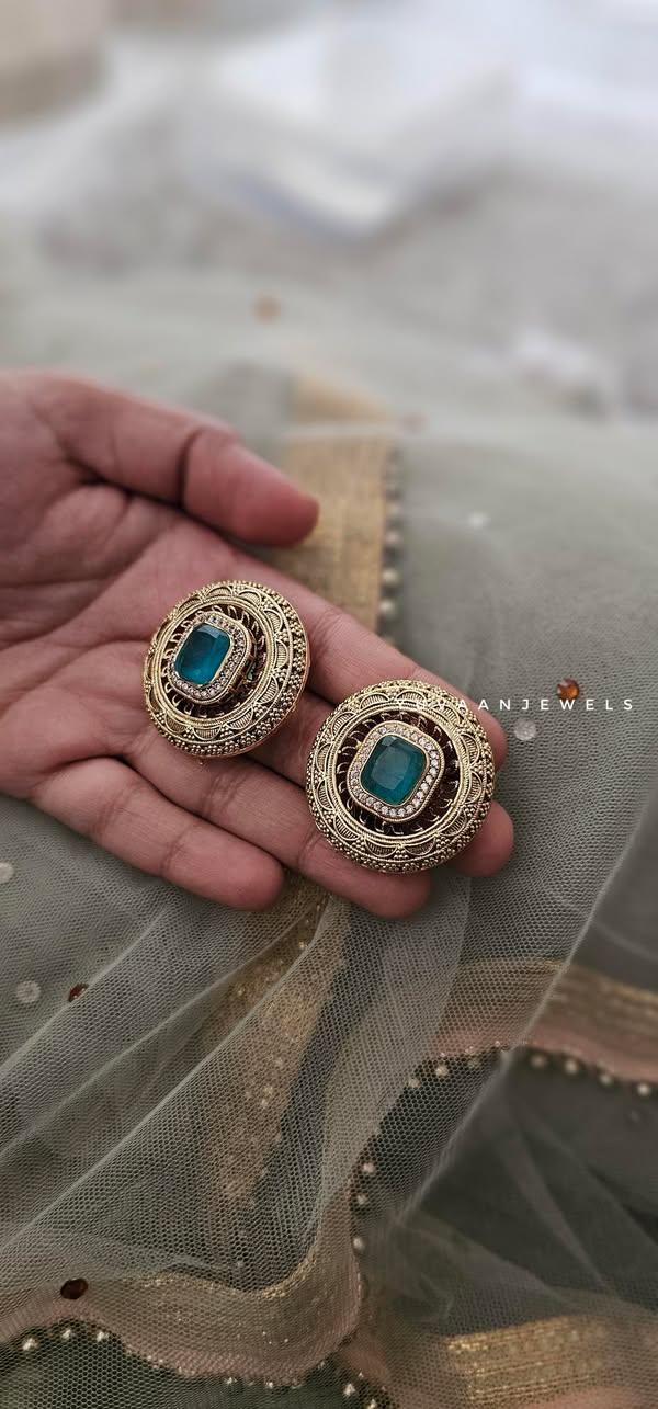 Izar polki studs Thumbnail
