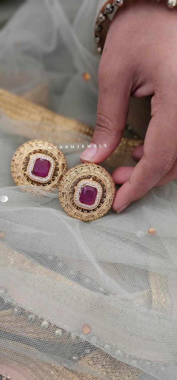 Izar polki studs Thumbnail