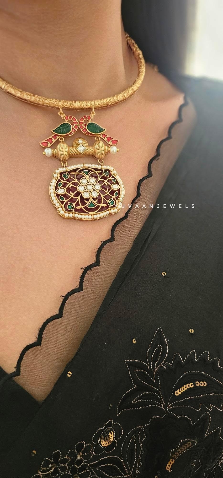Ridhha hasli necklace Thumbnail
