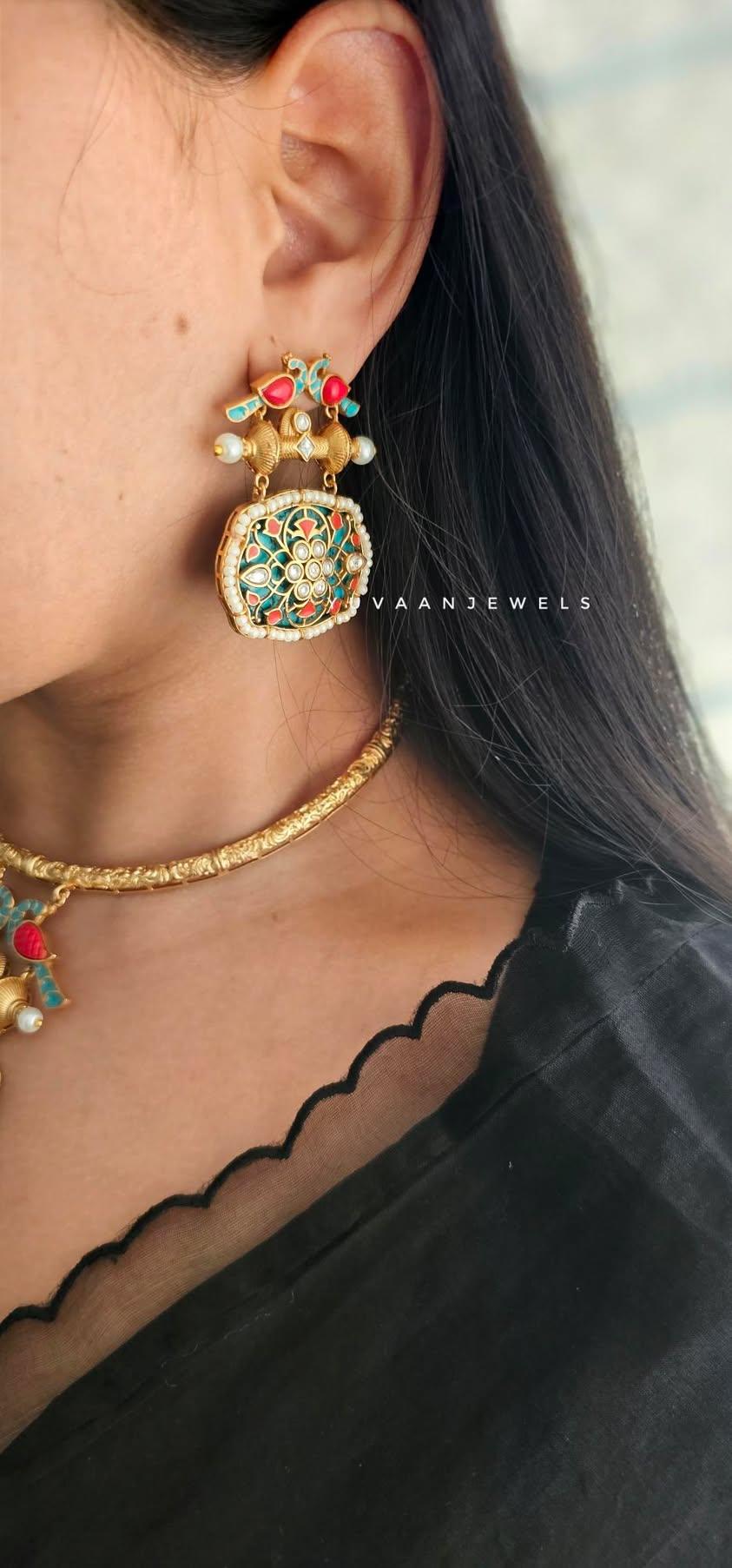 Ridhha hasli necklace Thumbnail