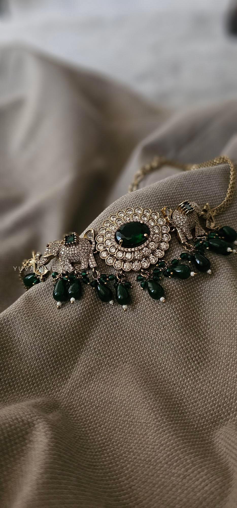 Mahnoor quartz and polki choker Thumbnail