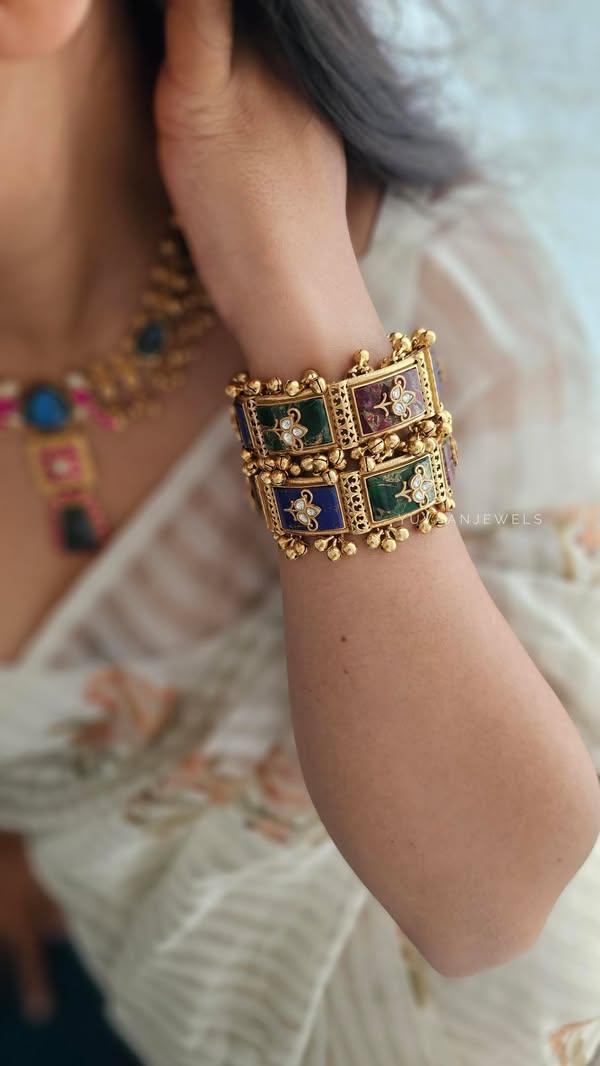 Zia openable quartz bangle Thumbnail