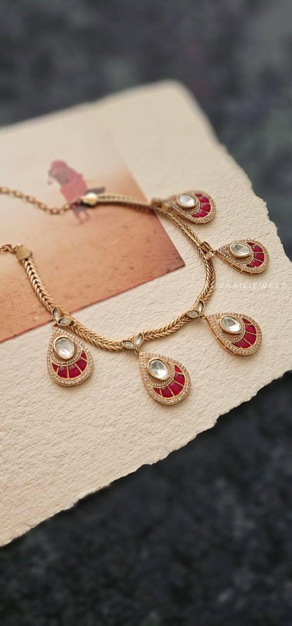 Shanu delicate necklace Thumbnail