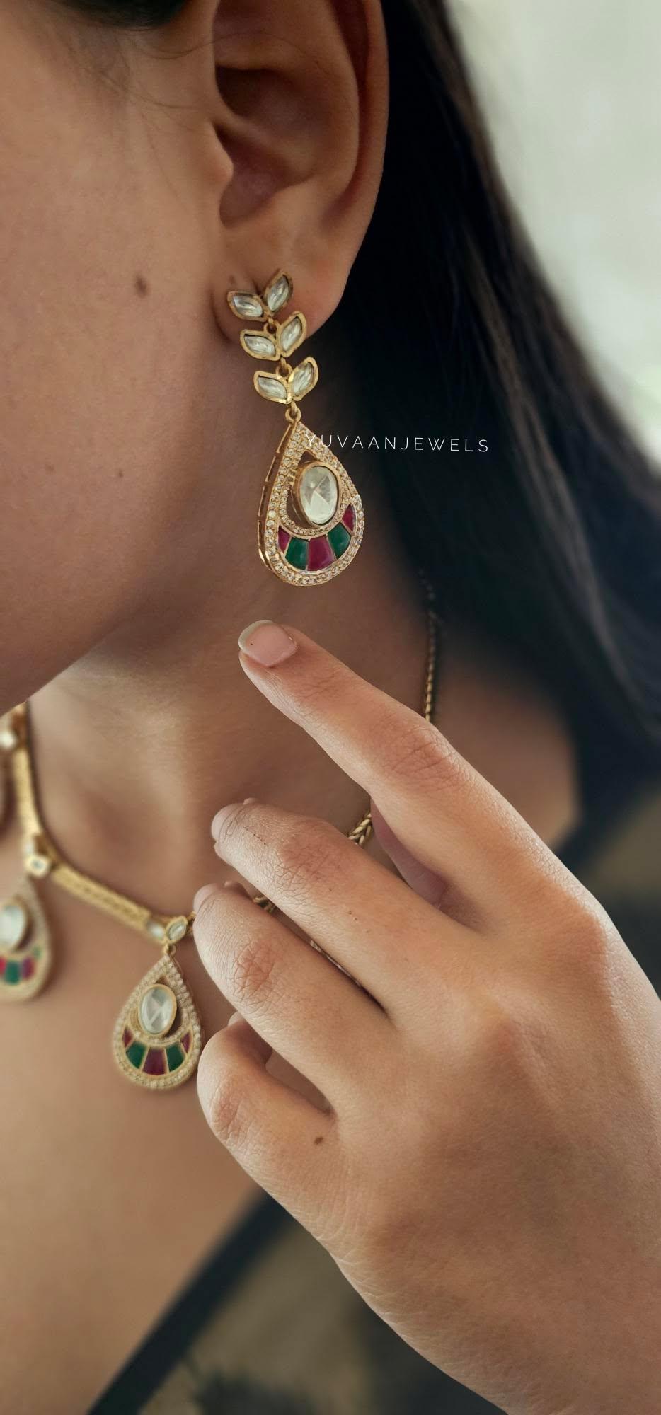 Shanu delicate necklace Thumbnail