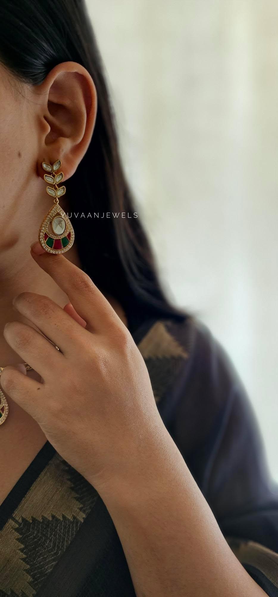 Shanu delicate necklace Thumbnail