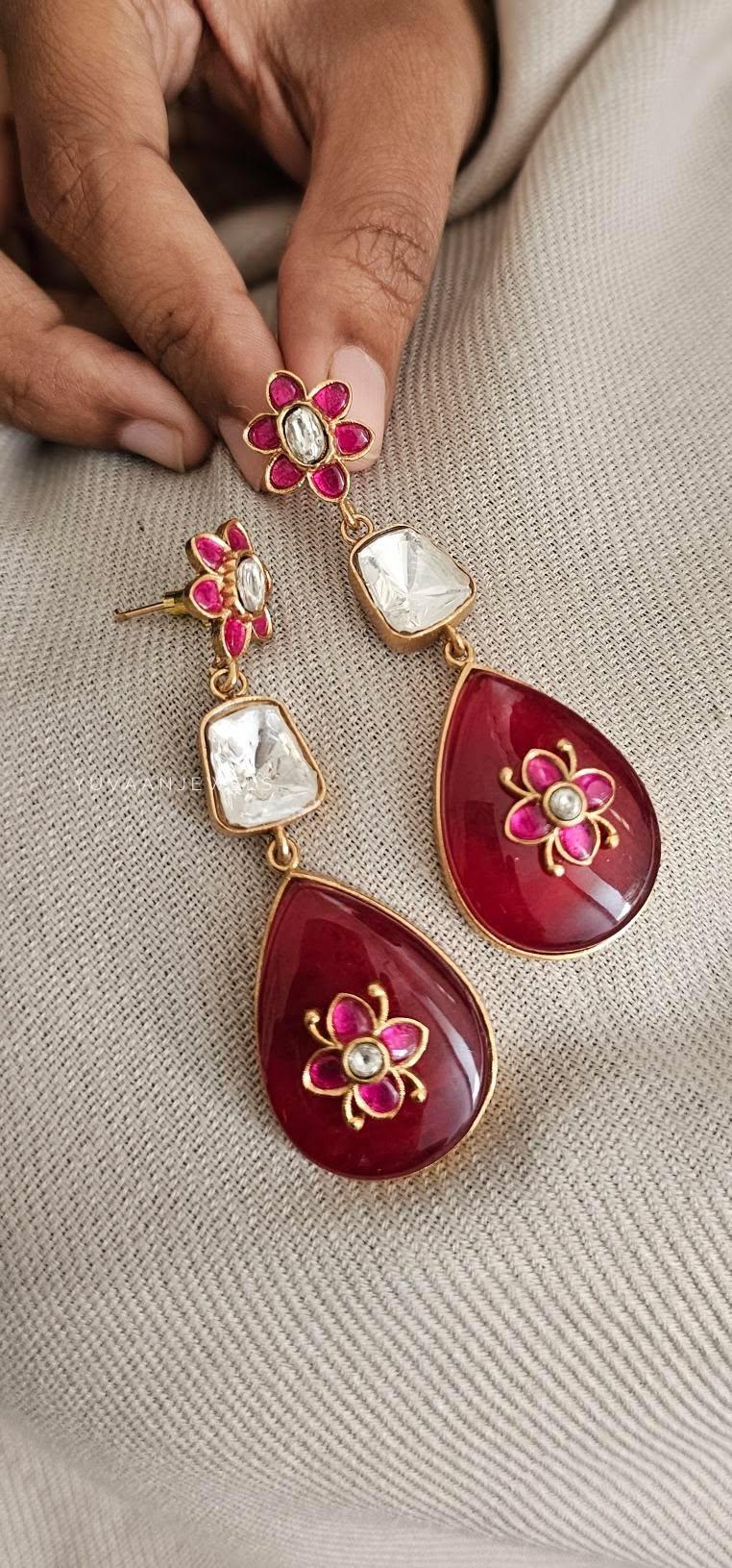 Neela Quartz And Polki Necklace Thumbnail