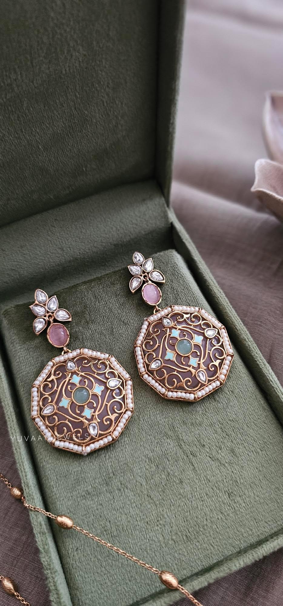 Amaya handcrafted delicate necklace Thumbnail