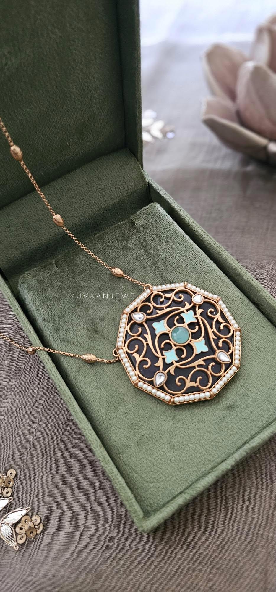 Amaya handcrafted delicate necklace Thumbnail