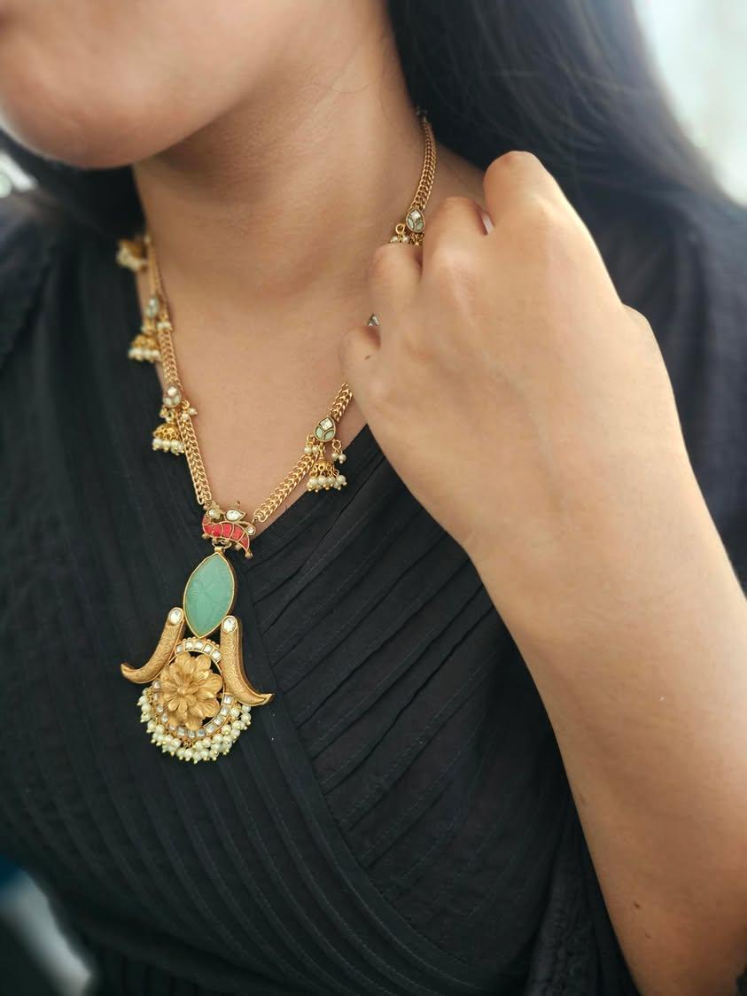 Kashika handcrafted long necklace Thumbnail