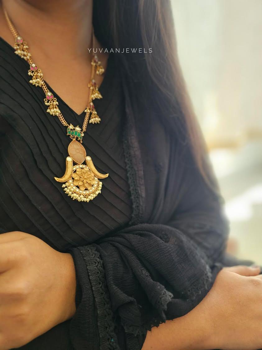 Kashika handcrafted long necklace Thumbnail