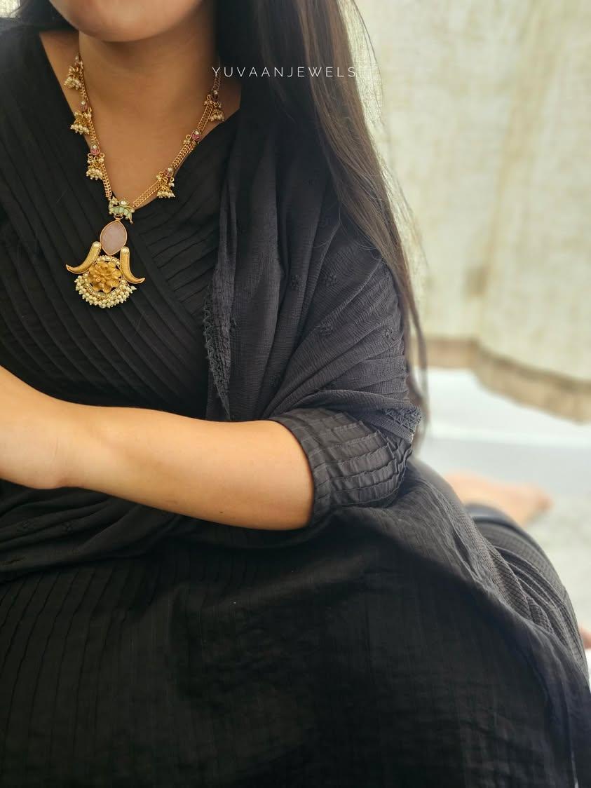 Kashika handcrafted long necklace Thumbnail
