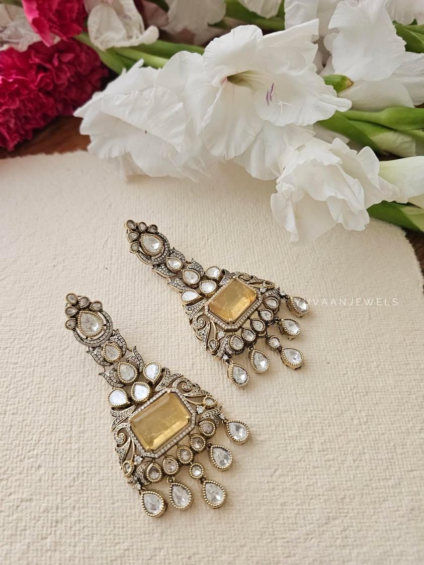 Shia quartz and polki earrings Thumbnail