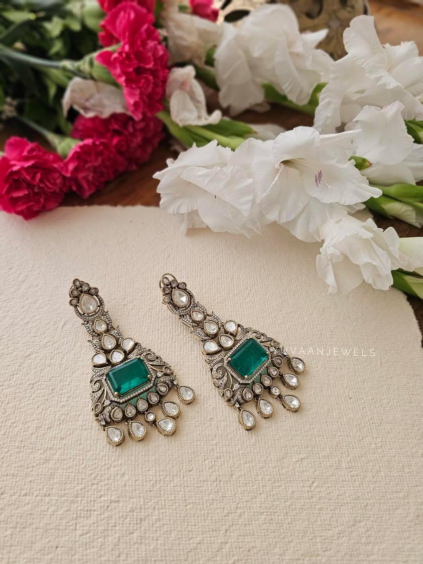 Shia quartz and polki earrings Thumbnail
