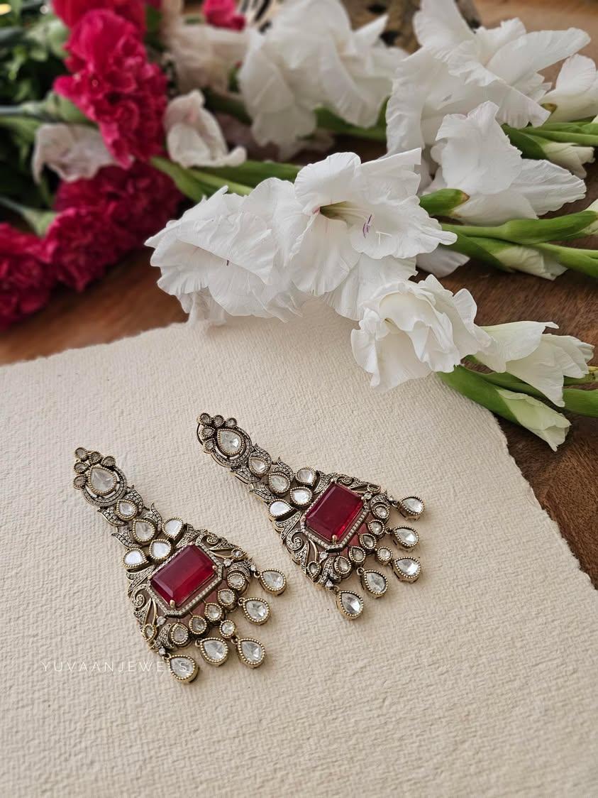 Shia quartz and polki earrings Thumbnail