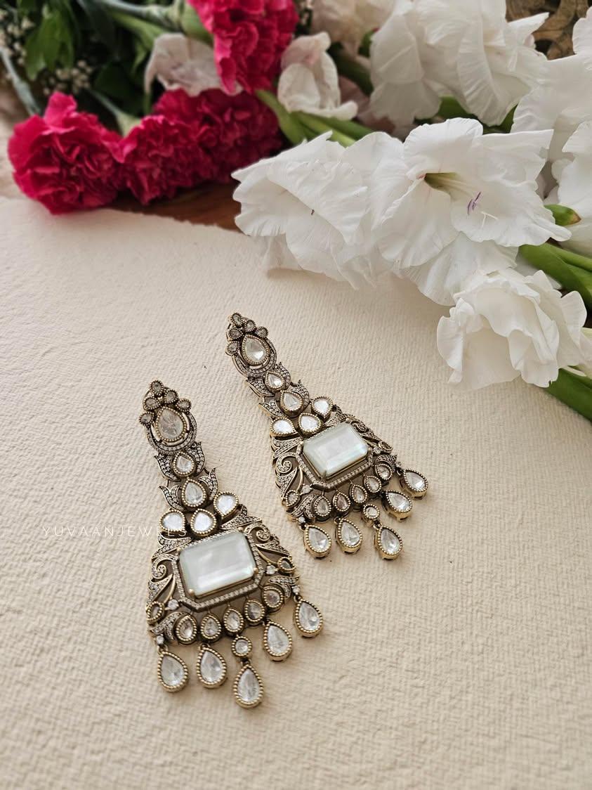 Shia quartz and polki earrings Thumbnail