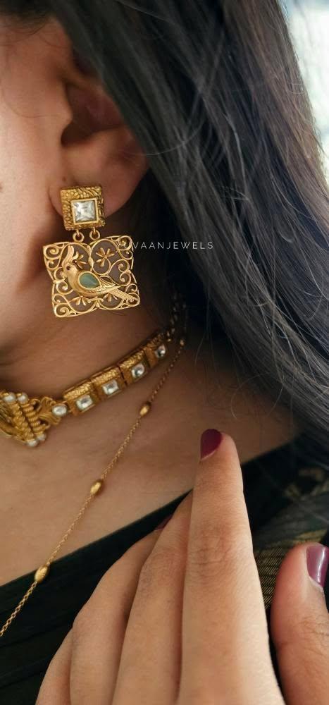 Kristen handcrafted choker Thumbnail