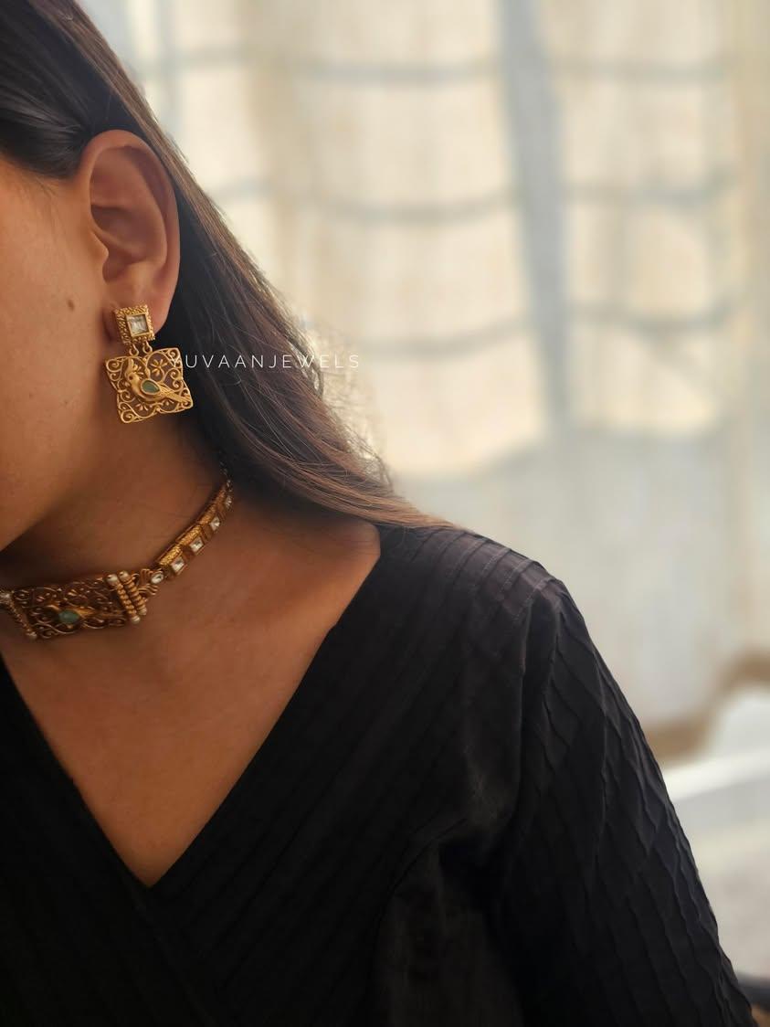 Kristen handcrafted choker Thumbnail