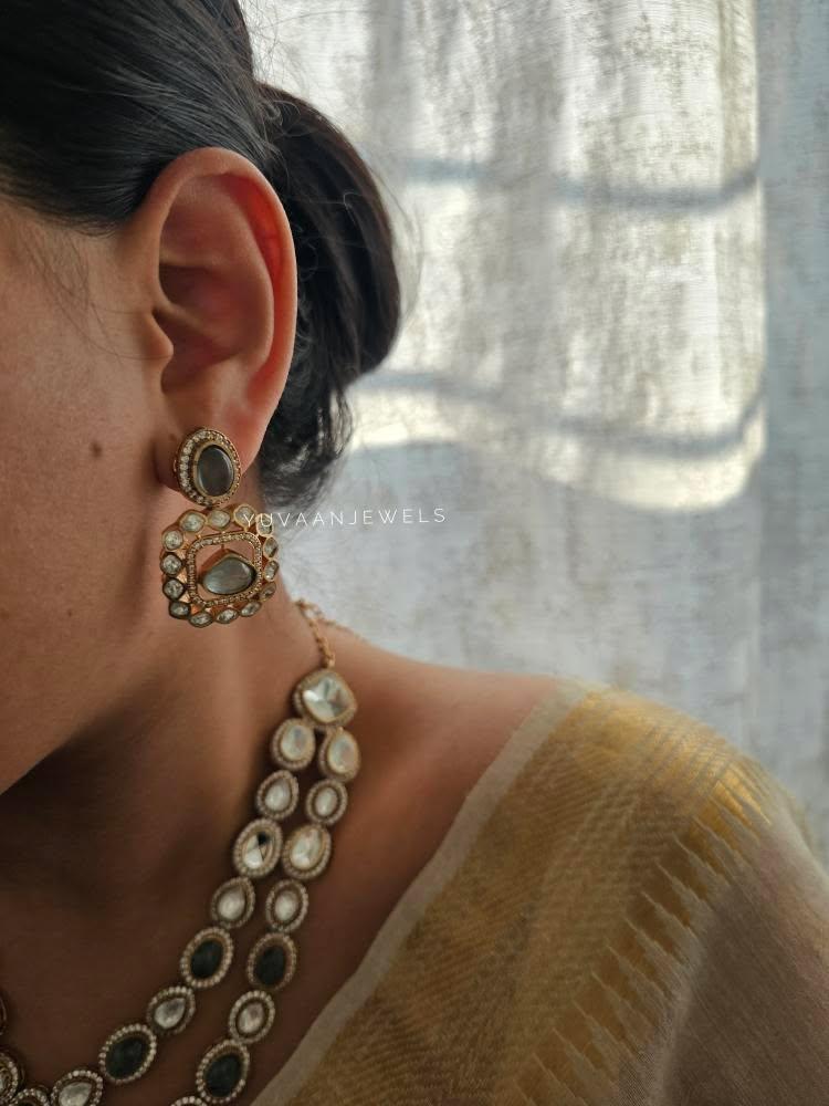 Madhushree quartz and polki necklace Thumbnail