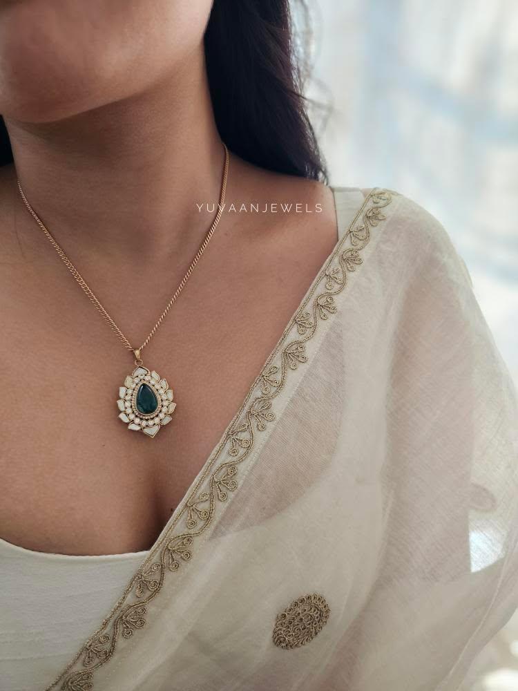 Kerani quartz and polki necklace