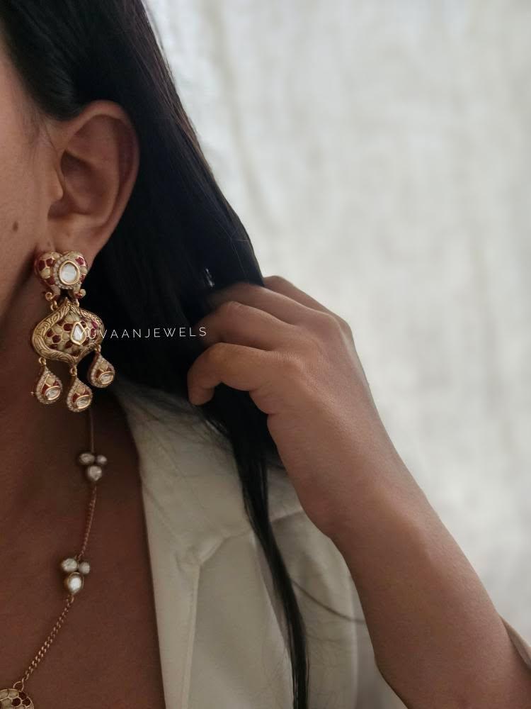 Ipshit quartz and polki necklace Thumbnail