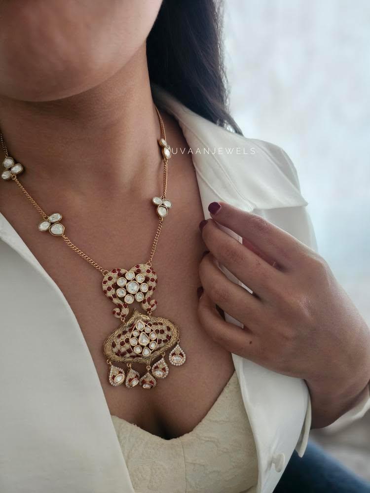 Ipshit quartz and polki necklace Thumbnail