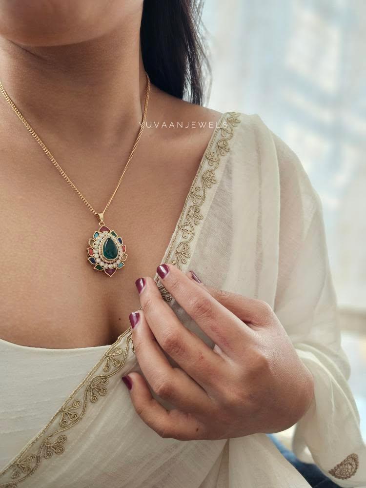 Kerani quartz and polki necklace Thumbnail