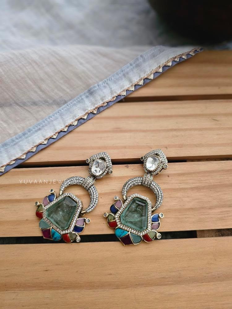 Kaushika quartz earrings Thumbnail