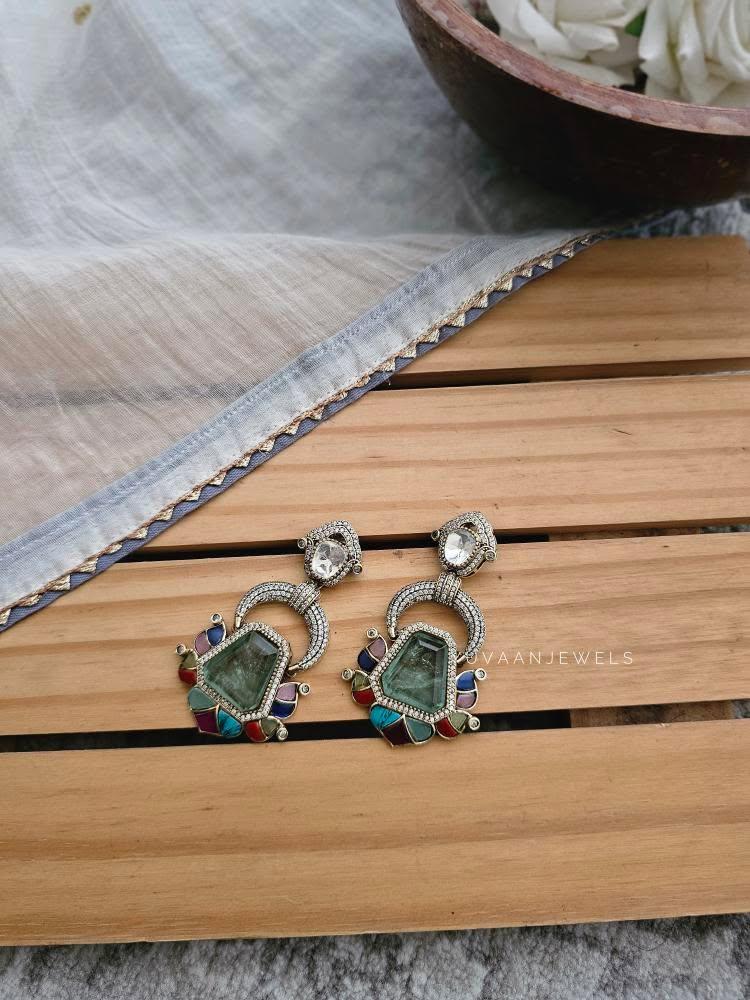 Kaushika quartz earrings Thumbnail