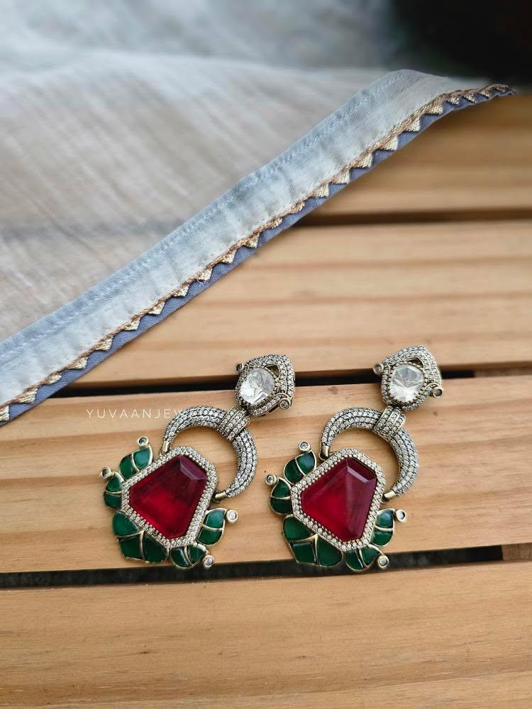 Kaushika quartz earrings Thumbnail