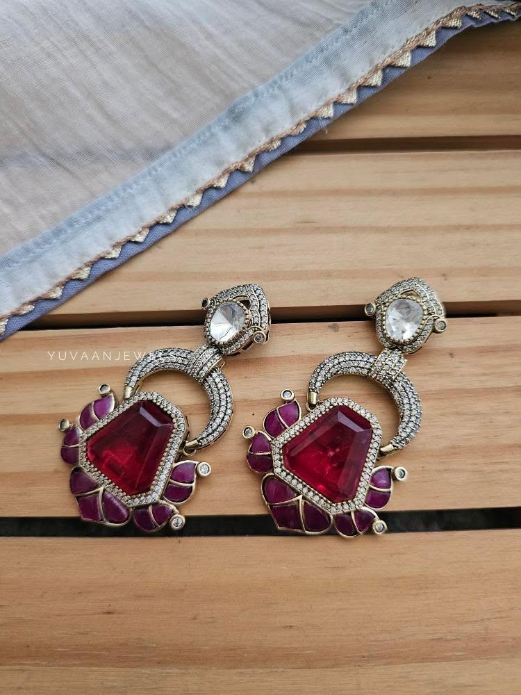 Kaushika quartz earrings Thumbnail